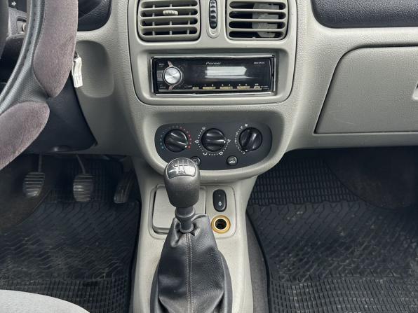 Renault Symbol I Рестайлинг с пробегом 2005 года, цена 130 000 рублей, 306211 км, седан, Автокод Объявления