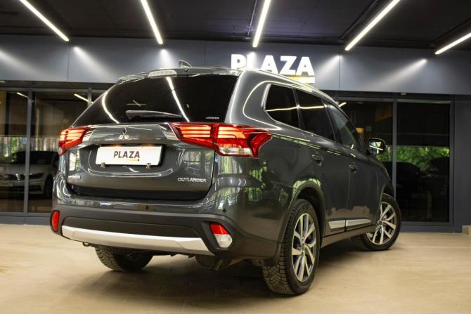 Mitsubishi Outlander III Рестайлинг 2 с пробегом 2017 года, цена 1 879 000 рублей, 159848 км, внедорожник, Автокод Объявления
