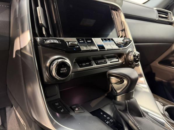 Lexus LX IV с пробегом 2022 года, цена 17 300 000 рублей, 50 км, внедорожник, Автокод Объявления