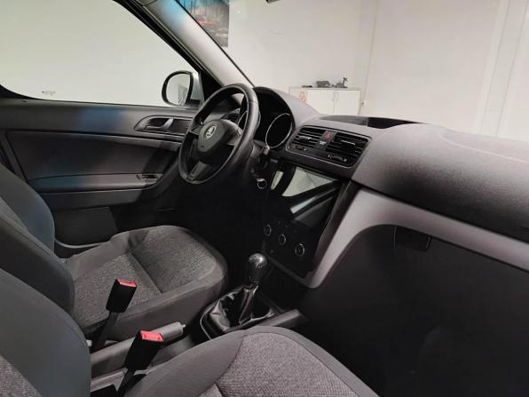 Skoda Yeti I Рестайлинг с пробегом 2014 года, цена 660 000 рублей, 247461 км, внедорожник, Автокод Объявления