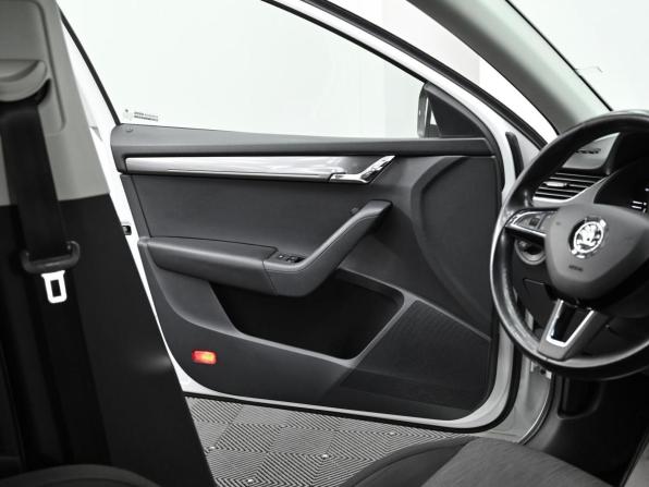 Skoda Octavia III (A7) Рестайлинг с пробегом 2019 года, цена 1 699 000 рублей, 139000 км, лифтбек, Автокод Объявления