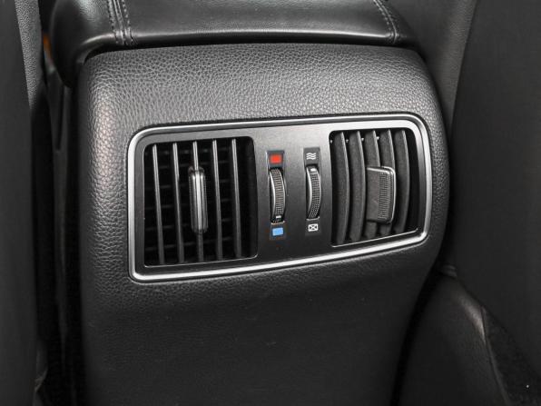 Hyundai Equus II с пробегом 2012 года, цена 1 150 111 рублей, 294748 км, седан, Автокод Объявления