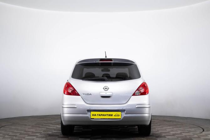 Nissan Tiida I Рестайлинг с пробегом 2013 года, цена 899 000 рублей, 285456 км, хэтчбек, Автокод Объявления