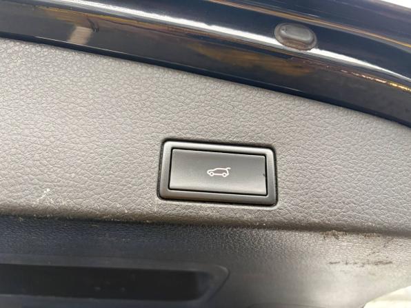 Volkswagen Touareg II с пробегом 2011 года, цена 1 695 000 рублей, 270000 км, внедорожник, Автокод Объявления