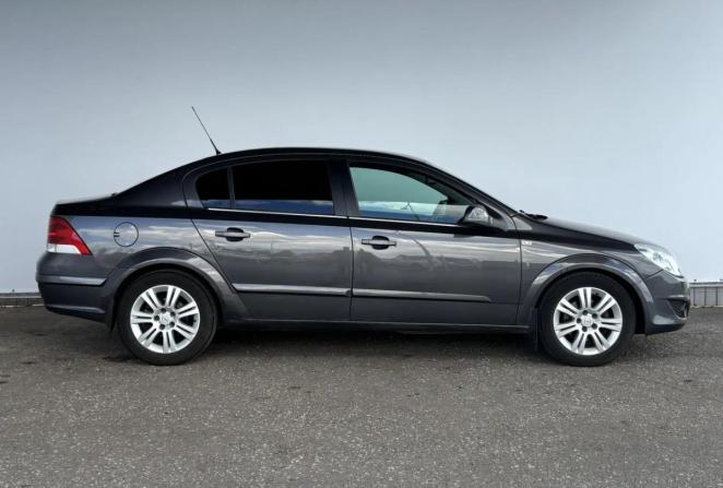 Opel Astra H Рестайлинг с пробегом 2011 года, цена 559 000 рублей, 175348 км, седан, Автокод Объявления