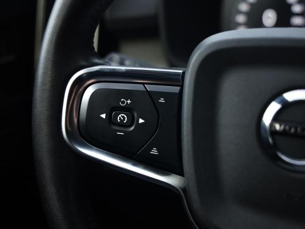Volvo XC40 I с пробегом 2021 года, цена 3 499 000 рублей, 65472 км, внедорожник, Автокод Объявления
