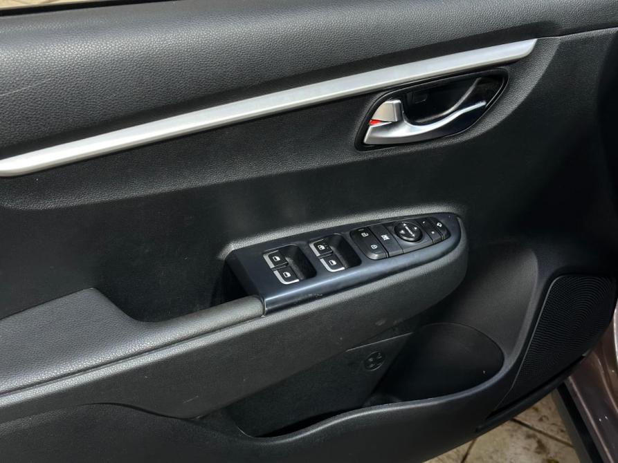 Kia Rio IV Рестайлинг Санкт-Петербург  - изображение 12