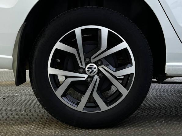 Volkswagen Polo V Рестайлинг с пробегом 2019 года, цена 1 350 000 рублей, 59471 км, седан, Автокод Объявления