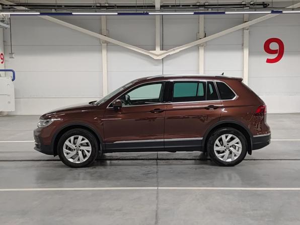 Volkswagen Tiguan II Рестайлинг с пробегом 2021 года, цена 3 050 000 рублей, 133637 км, внедорожник, Автокод Объявления