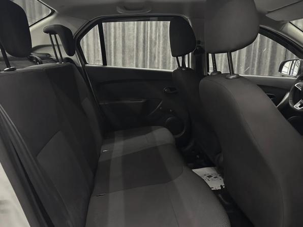 Renault Logan II Рестайлинг с пробегом 2020 года, цена 720 000 рублей, 120000 км, седан, Автокод Объявления