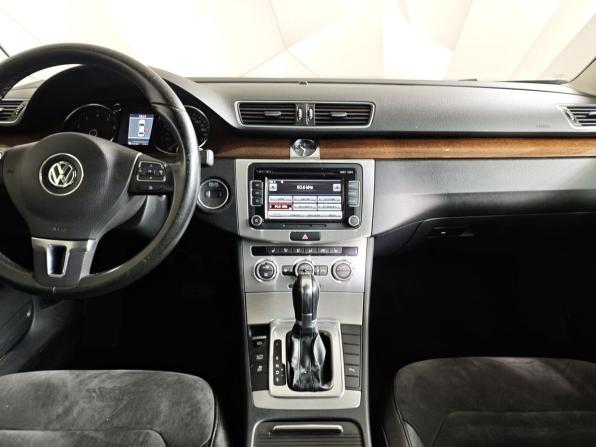 Volkswagen Passat B7 с пробегом 2013 года, цена 955 000 рублей, 235832 км, седан, Автокод Объявления