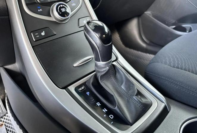 Hyundai Elantra V (MD) с пробегом 2013 года, цена 980 000 рублей, 169444 км, седан, Автокод Объявления