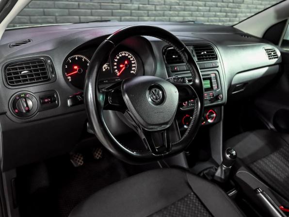 Volkswagen Polo V Рестайлинг с пробегом 2015 года, цена 750 000 рублей, 176991 км, седан, Автокод Объявления