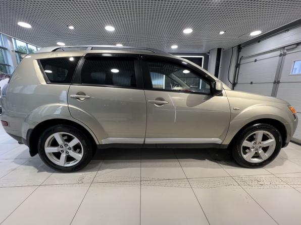 Mitsubishi Outlander II с пробегом 2007 года, цена 809 000 рублей, 300000 км, внедорожник, Автокод Объявления