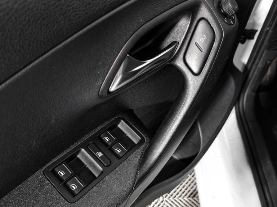 Volkswagen Polo V Рестайлинг Санкт-Петербург  - изображение 10