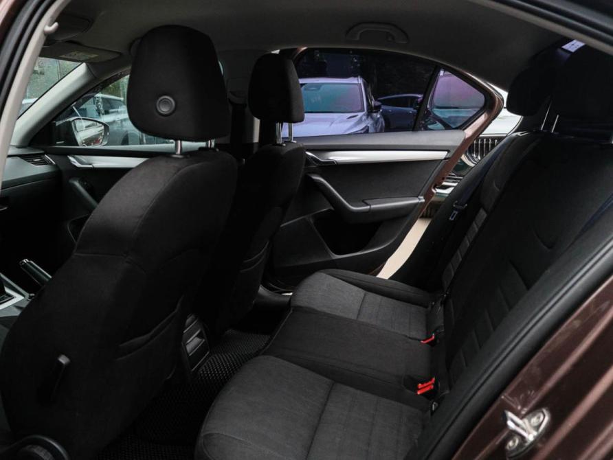 Skoda Octavia III (A7) Москва  - изображение 9