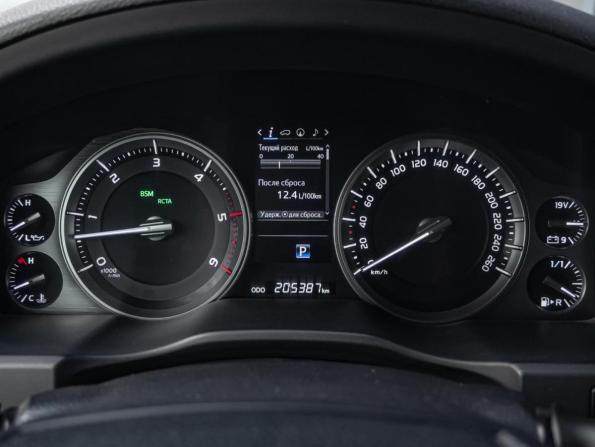 Toyota Land Cruiser 200 Series Рестайлинг 2 с пробегом 2016 года, цена 5 990 000 рублей, 205387 км, внедорожник, Автокод Объявления
