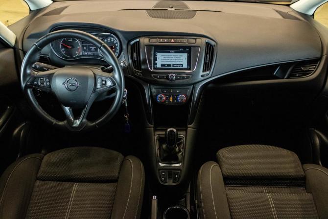 Opel Zafira C Рестайлинг с пробегом 2017 года, цена 1 249 000 рублей, 137802 км, минивэн, Автокод Объявления