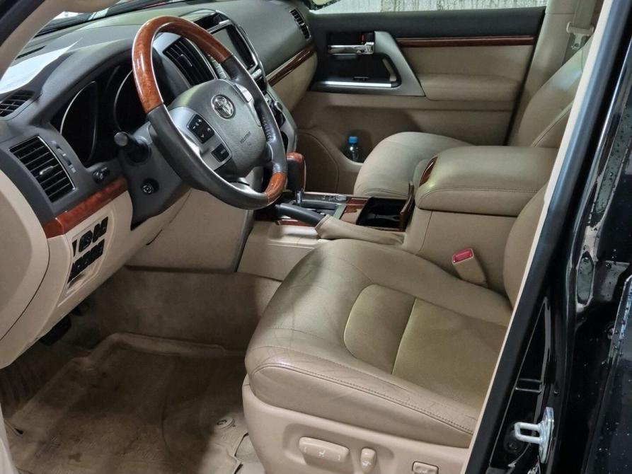 Toyota Land Cruiser 200 Series Рестайлинг 1 Санкт-Петербург  - изображение 1