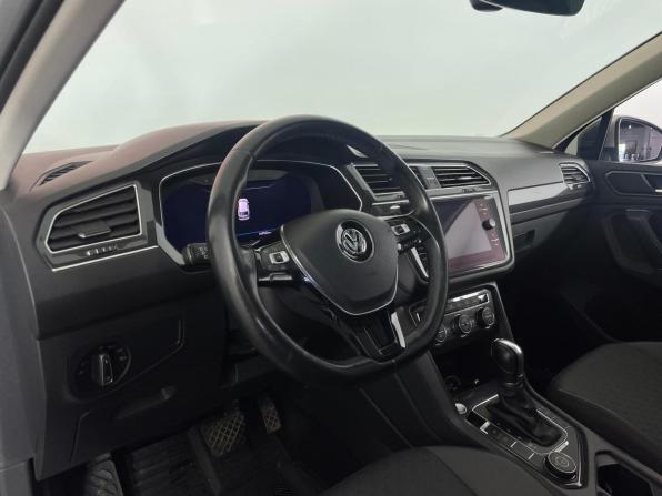 Volkswagen Tiguan II с пробегом 2018 года, цена 2 549 000 рублей, 149993 км, внедорожник, Автокод Объявления