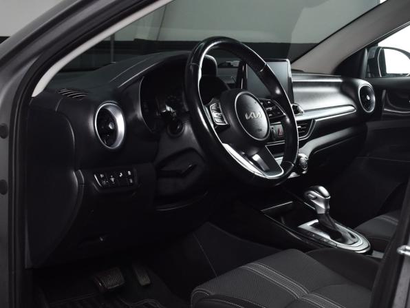 Kia Cerato IV Рестайлинг с пробегом 2021 года, цена 2 285 995 рублей, 46869 км, седан, Автокод Объявления