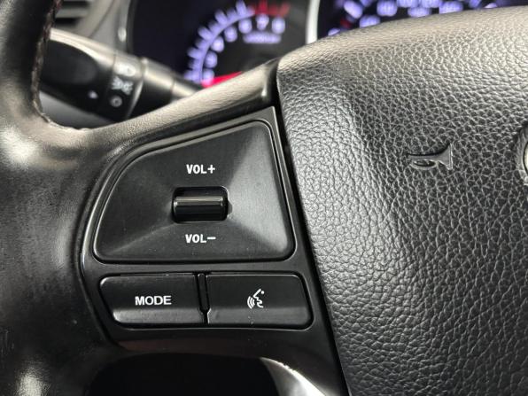 Kia Rio III с пробегом 2015 года, цена 820 000 рублей, 261162 км, хэтчбек, Автокод Объявления