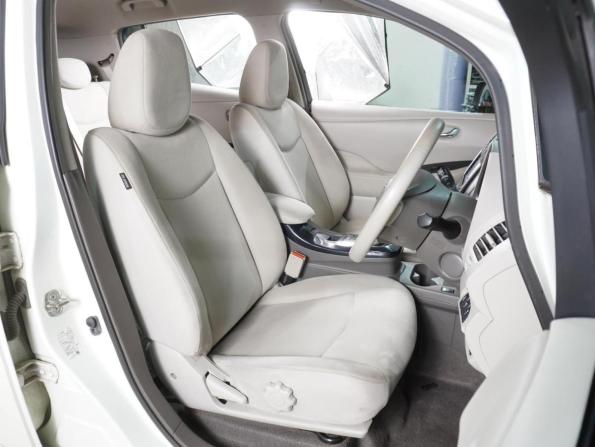 Nissan Leaf I (ZE0/AZE0) с пробегом 2012 года, цена 849 000 рублей, 135768 км, хэтчбек, Автокод Объявления