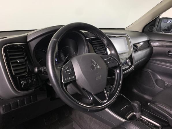 Mitsubishi Outlander III Рестайлинг 2 с пробегом 2018 года, цена 1 699 000 рублей, 206111 км, внедорожник, Автокод Объявления