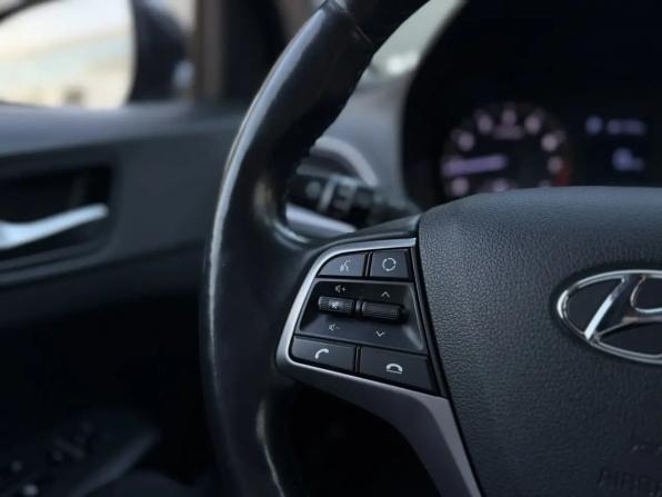 Hyundai Solaris II с пробегом 2018 года, цена 1 399 000 рублей, 135945 км, седан, Автокод Объявления