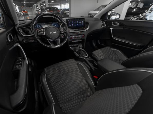 Kia Ceed III Рестайлинг с пробегом 2022 года, цена 2 360 000 рублей, 56000 км, хэтчбек, Автокод Объявления