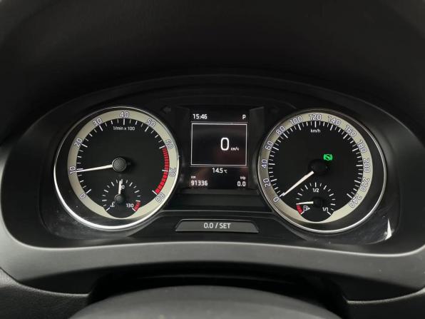 Skoda Rapid I с пробегом 2016 года, цена 999 000 рублей, 91336 км, лифтбек, Автокод Объявления