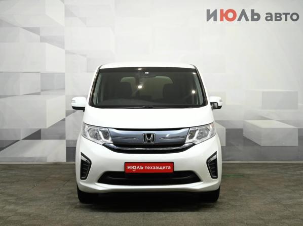 Honda Stepwgn V с пробегом 2017 года, цена 2 250 000 рублей, 84500 км, минивэн, Автокод Объявления