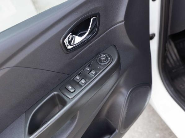 Renault Kaptur I с пробегом 2017 года, цена 980 000 рублей, 129859 км, внедорожник, Автокод Объявления