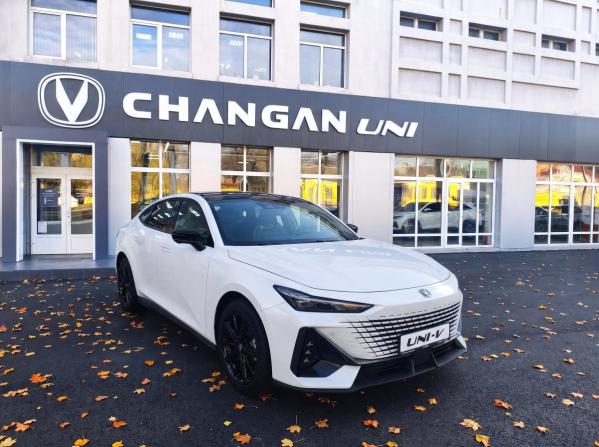 Новый Changan UNI-V I 2024 года, цена 3 329 900 рублей, лифтбек, Автокод Объявления