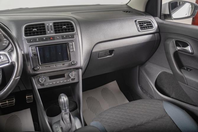 Volkswagen Polo V Рестайлинг с пробегом 2019 года, цена 1 249 000 рублей, 133994 км, седан, Автокод Объявления
