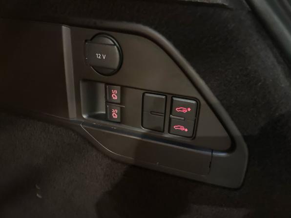Volkswagen Touareg II Рестайлинг с пробегом 2014 года, цена 1 870 000 рублей, 287600 км, внедорожник, Автокод Объявления