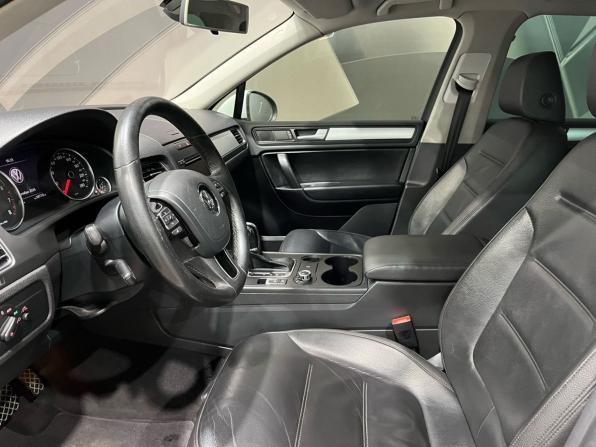 Volkswagen Touareg II с пробегом 2014 года, цена 1 720 000 рублей, 278950 км, внедорожник, Автокод Объявления