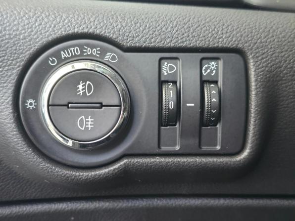 Opel Astra J Рестайлинг с пробегом 2013 года, цена 949 000 рублей, 179034 км, хэтчбек, Автокод Объявления
