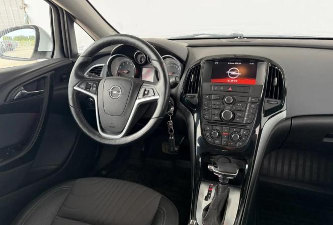 Opel Astra J Рестайлинг с пробегом 2014 года, цена 880 000 рублей, 91533 км, седан, Автокод Объявления