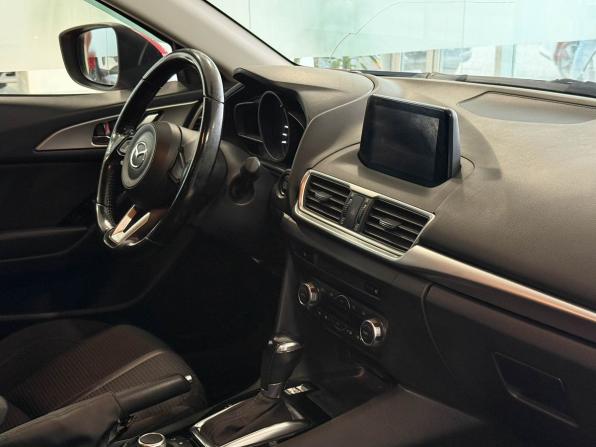 Mazda 3 III (BM) Рестайлинг с пробегом 2018 года, цена 1 687 000 рублей, 107656 км, седан, Автокод Объявления