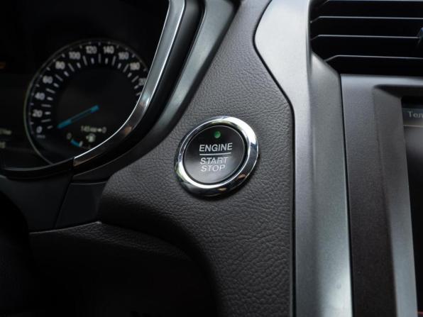 Ford Mondeo V с пробегом 2015 года, цена 1 415 000 рублей, 192024 км, седан, Автокод Объявления
