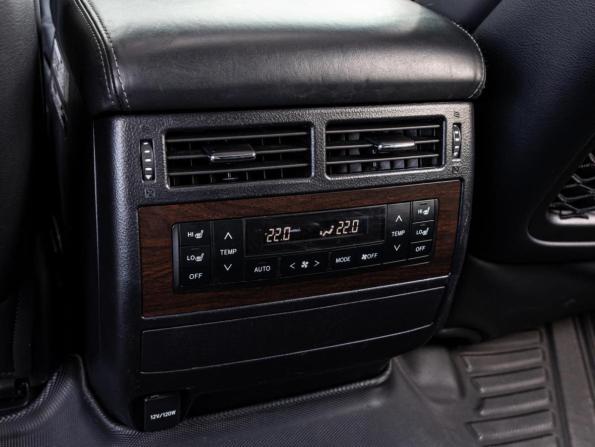 Toyota Land Cruiser 200 Series Рестайлинг 2 с пробегом 2019 года, цена 7 999 000 рублей, 148774 км, внедорожник, Автокод Объявления