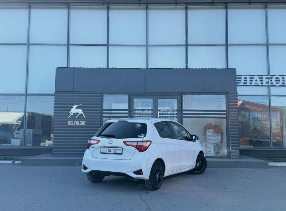 Toyota Vitz III (XP130) Рестайлинг 2 Омск  - изображение 7