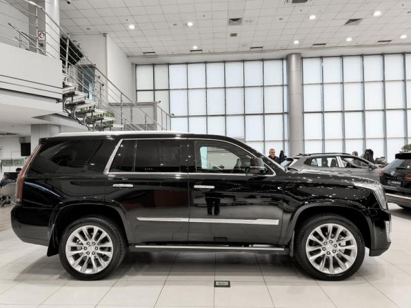 Cadillac Escalade IV с пробегом 2018 года, цена 3 975 000 рублей, 238976 км, внедорожник, Автокод Объявления
