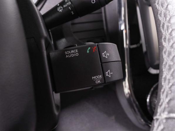 Renault Kaptur I с пробегом 2016 года, цена 1 325 000 рублей, 115000 км, внедорожник, Автокод Объявления
