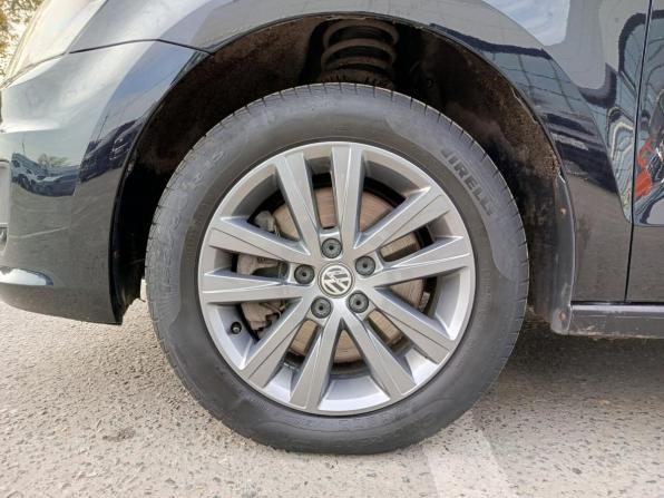 Volkswagen Polo V Рестайлинг с пробегом 2019 года, цена 1 417 000 рублей, 70506 км, седан, Автокод Объявления