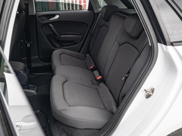 Audi A1 I (8X) Рестайлинг с пробегом 2015 года, цена 1 540 000 рублей, 66722 км, хэтчбек, Автокод Объявления