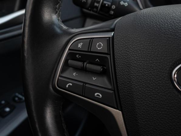 Hyundai Solaris II с пробегом 2018 года, цена 1 690 000 рублей, 7599 км, седан, Автокод Объявления