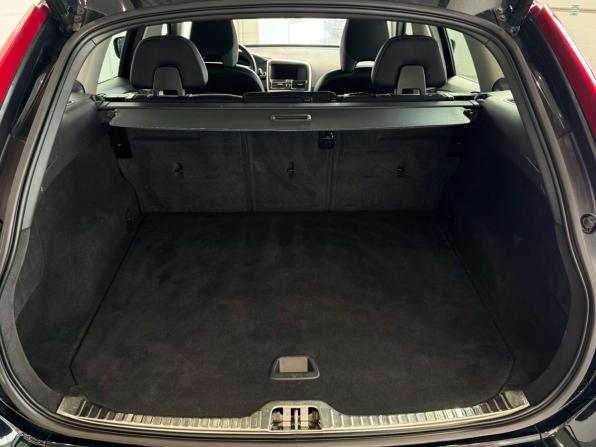 Volvo XC60 I Рестайлинг с пробегом 2017 года, цена 2 250 000 рублей, 179000 км, внедорожник, Автокод Объявления