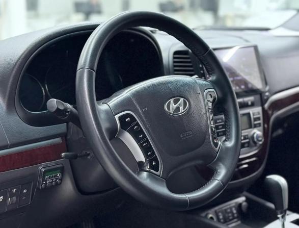 Hyundai Santa Fe II Рестайлинг с пробегом 2011 года, цена 1 099 000 рублей, 303238 км, внедорожник, Автокод Объявления